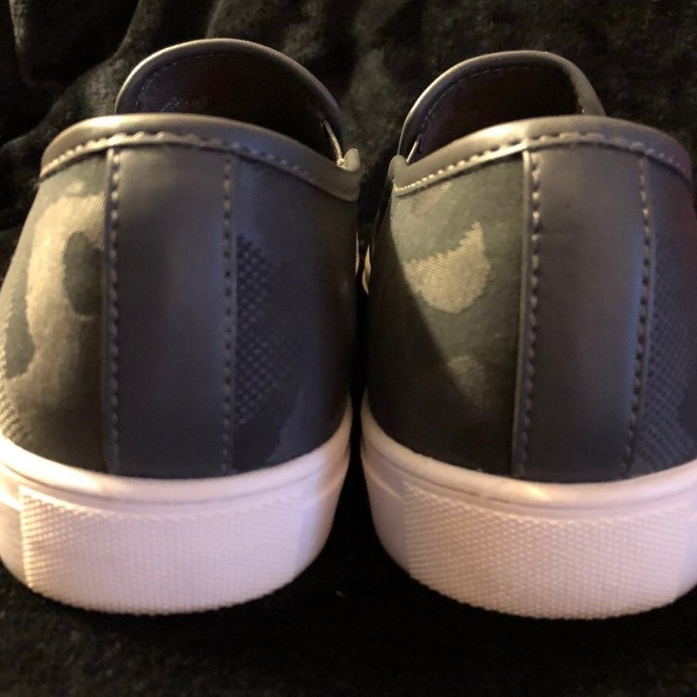 Steve Madden hills slip on camo shoes size 8.5 - Picture 3 of 4